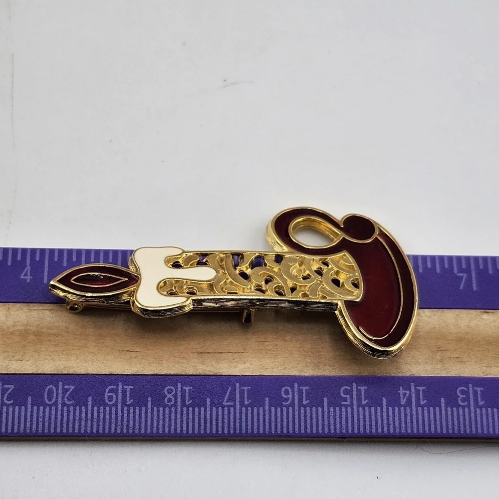 VINTAGE Enamel‎ Christmas CANDLESTICK PIN Gold Filigree Candle RED WHITE 2.5